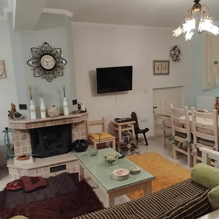 公寓 Agalia House *